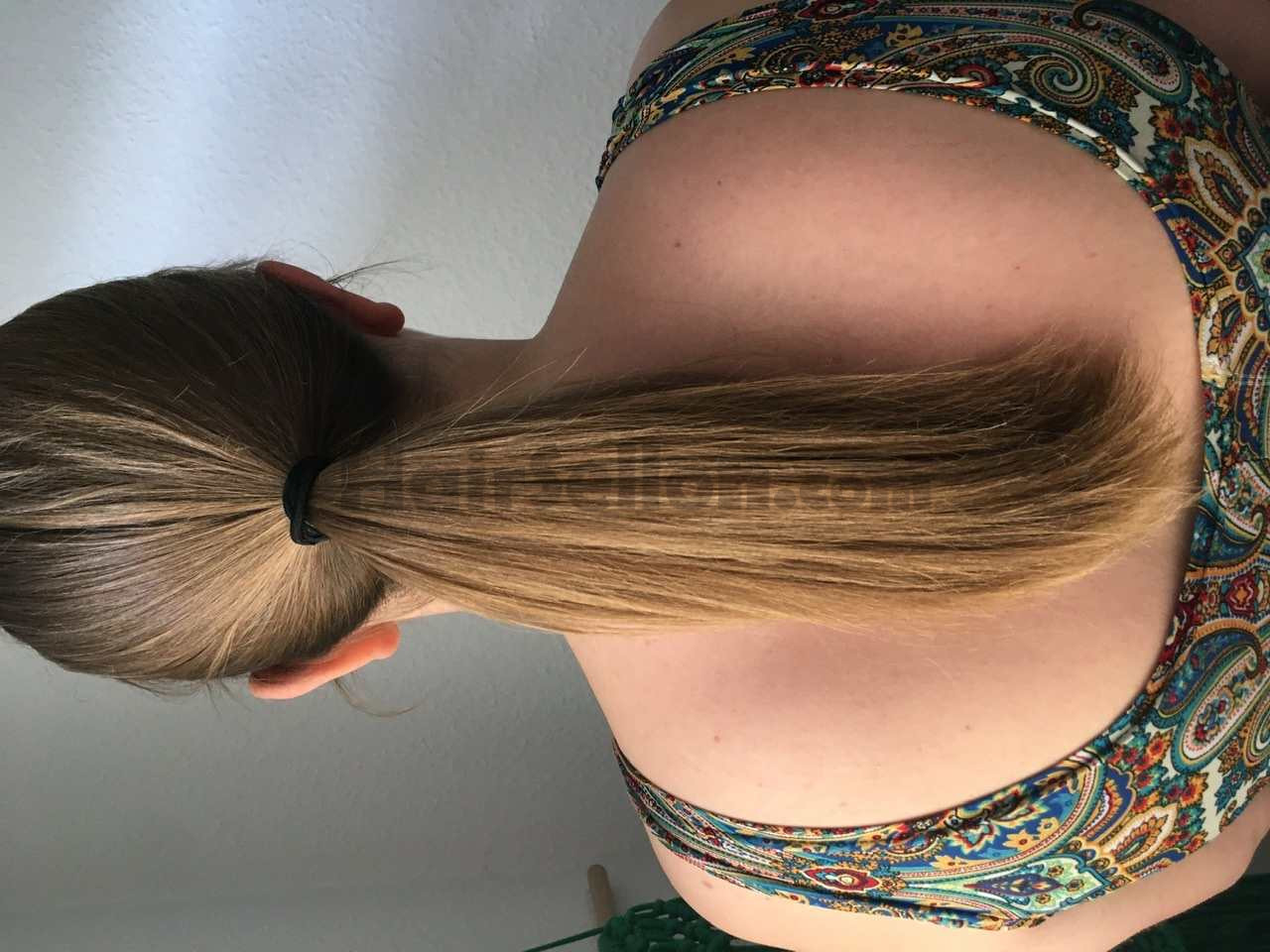 Uncut ponytail